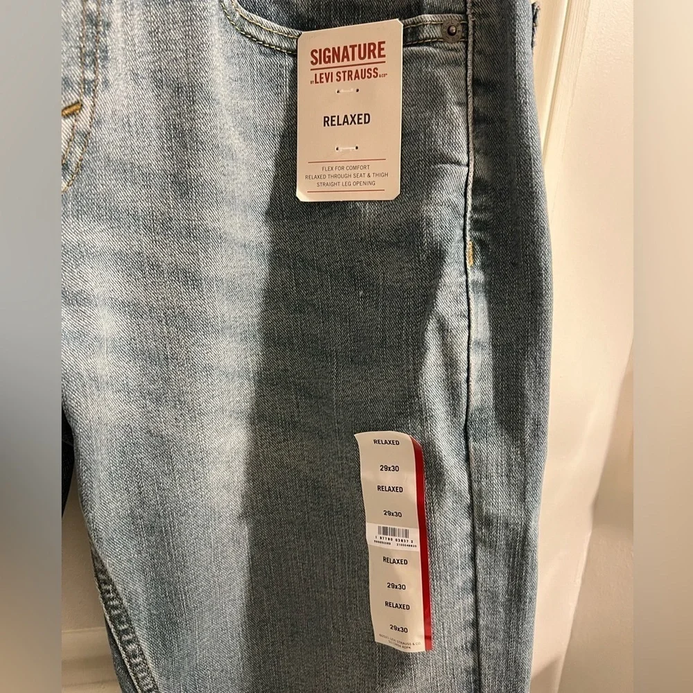 Men’s Levi’s Relaxed Fit Signature Jeans Size 29x30 NEW WITH TAGS